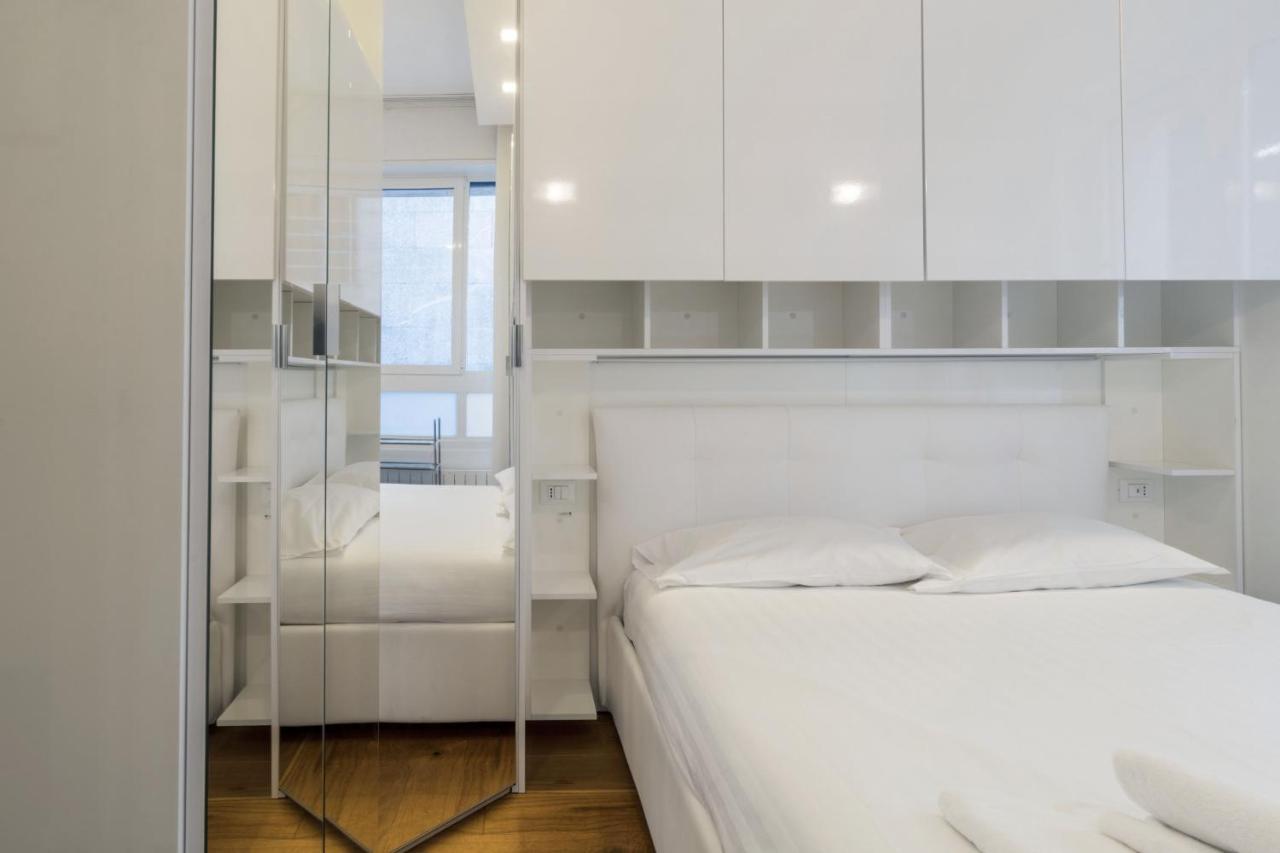 Easylife - San Babila - Elegante E Rifinito Bilocale Nel Cuore Della Citta Милан Экстерьер фото